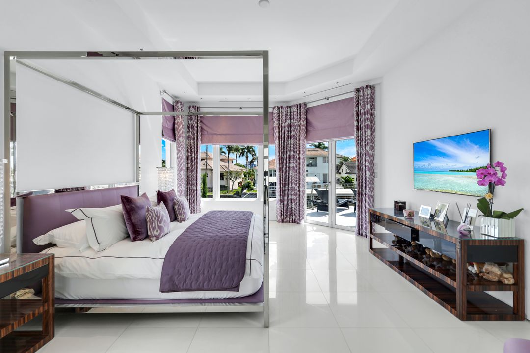 260 Channel Dr, Naples, FL 34108