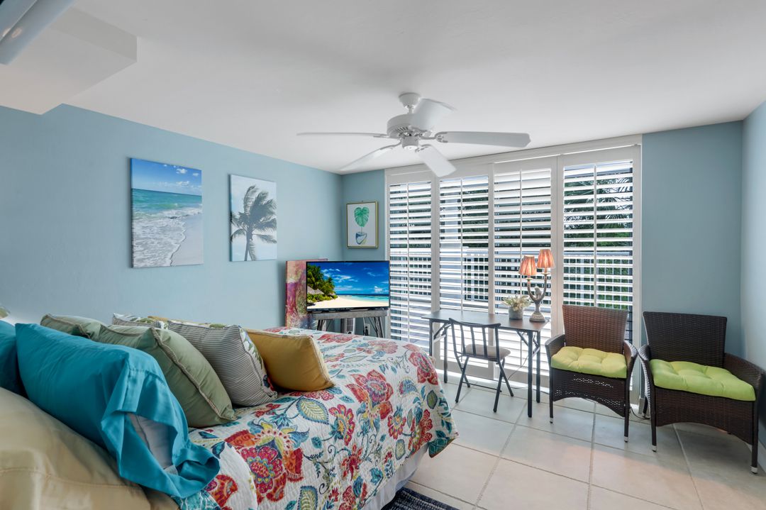 295 Grande Way #1405, Naples, FL 34110