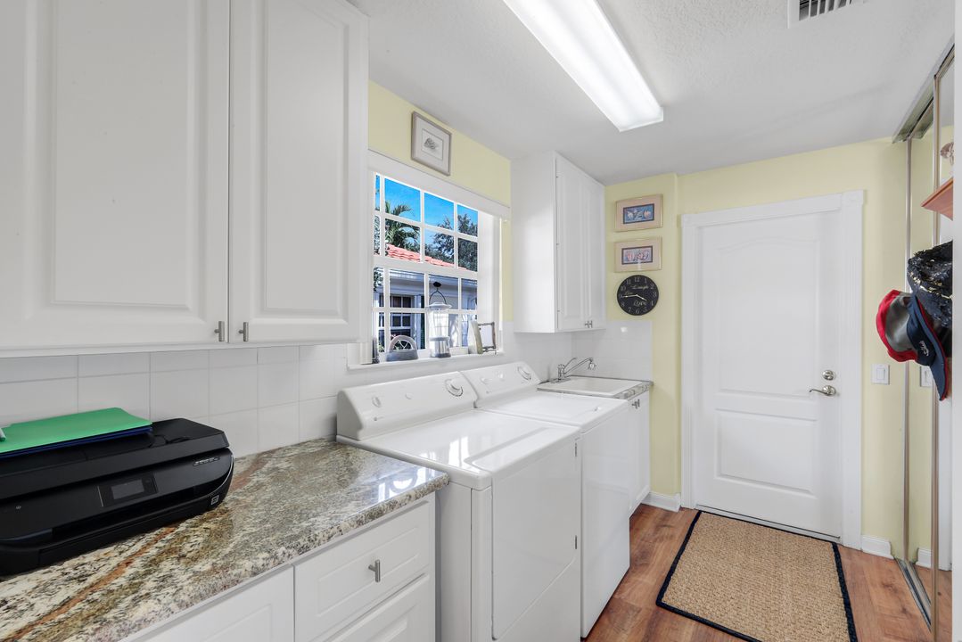 5425 Guadeloupe Way, Naples, FL 34119