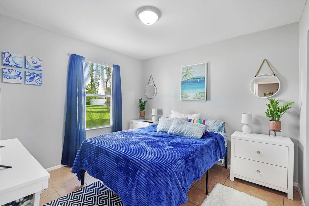 1319 SW 9th Ct, Cape Coral, FL 33991