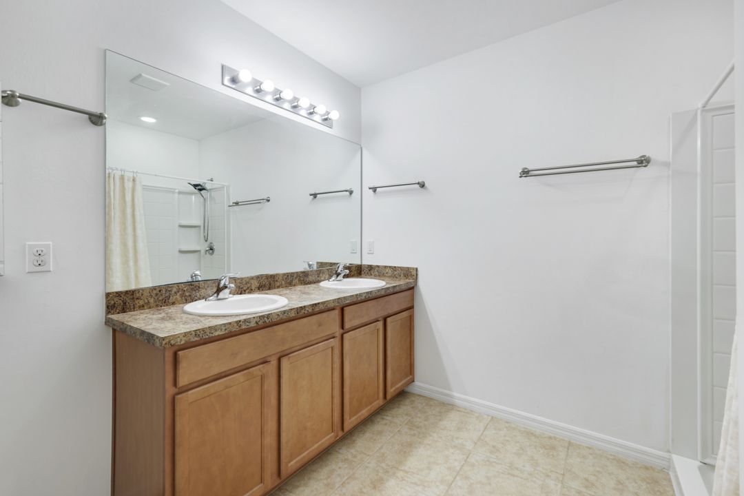 1323 SW 9th Ave, Cape Coral, FL 33991