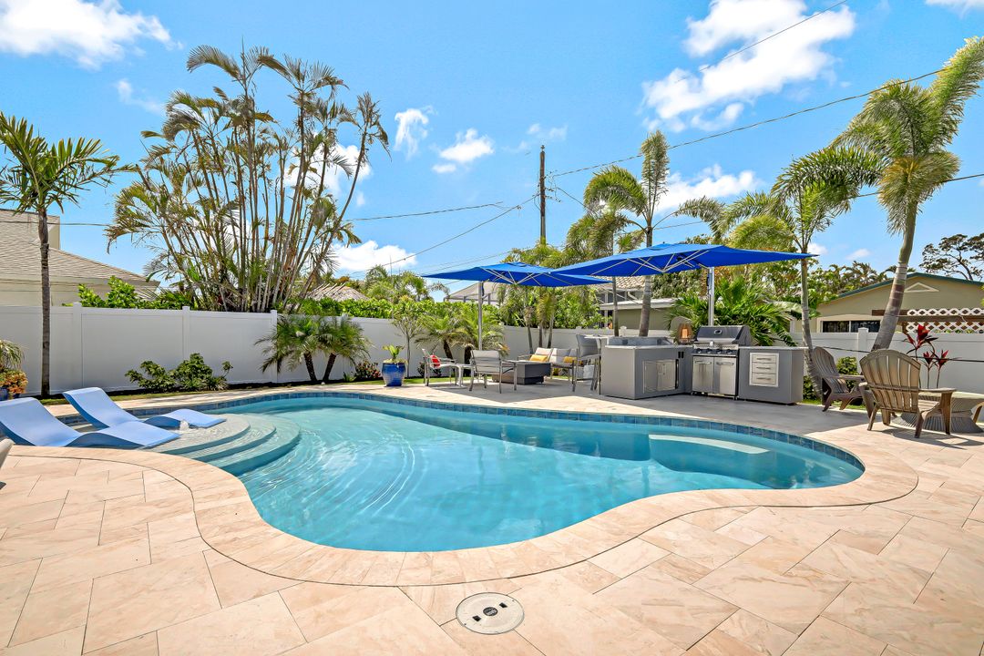 558 98th Ave N, Naples, FL 34108