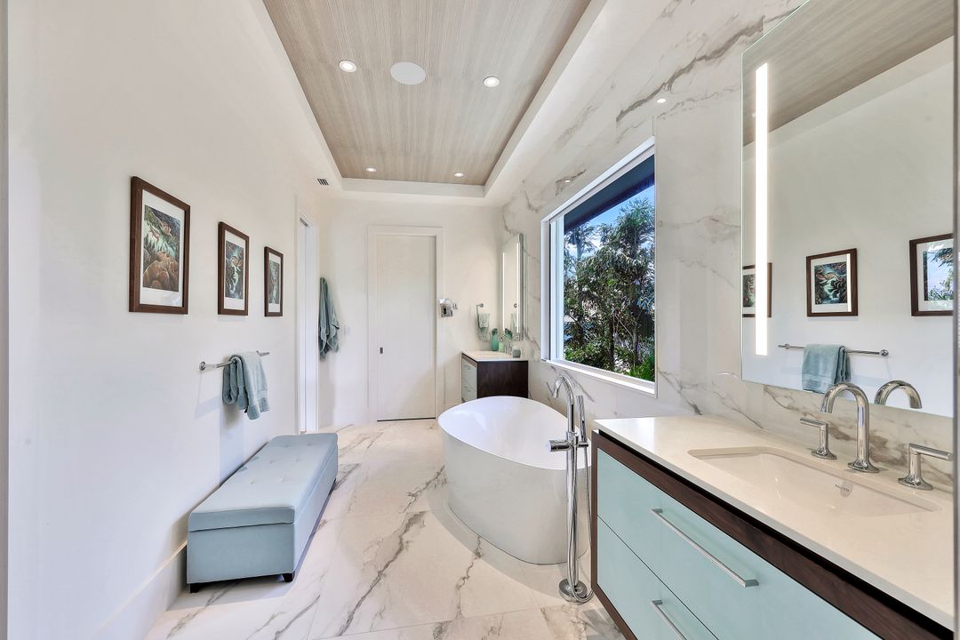 355 7th Ave S, Naples, FL 34102