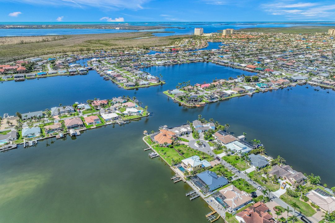 5227 SW 5th Pl, Cape Coral, FL 33914