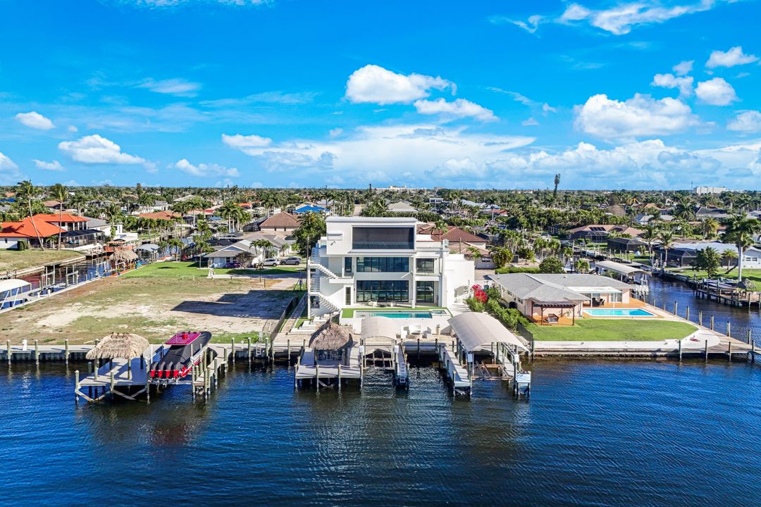 5384 Colonade Ct, Cape Coral, FL 33904