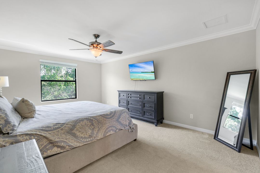 4264 Raffia Palm Cir, Naples, FL 34119