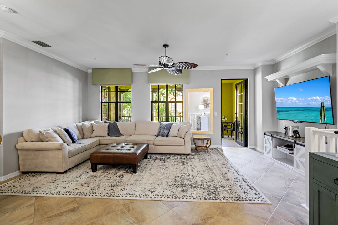 8949 Malibu St #302, Naples, FL 34113