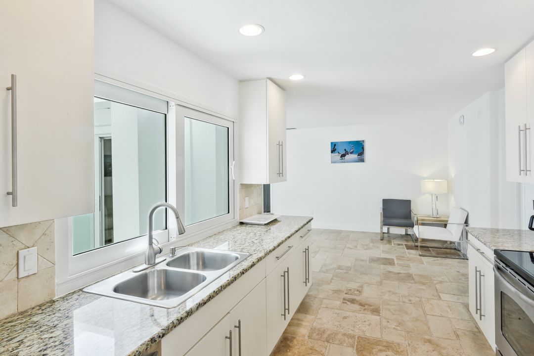 2302 SE 28th St, Cape Coral, FL 33904