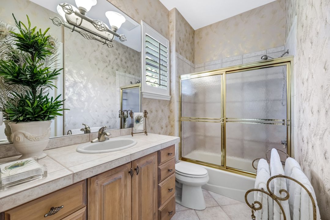 2988 St Barnabas Ct, Naples, FL 34105