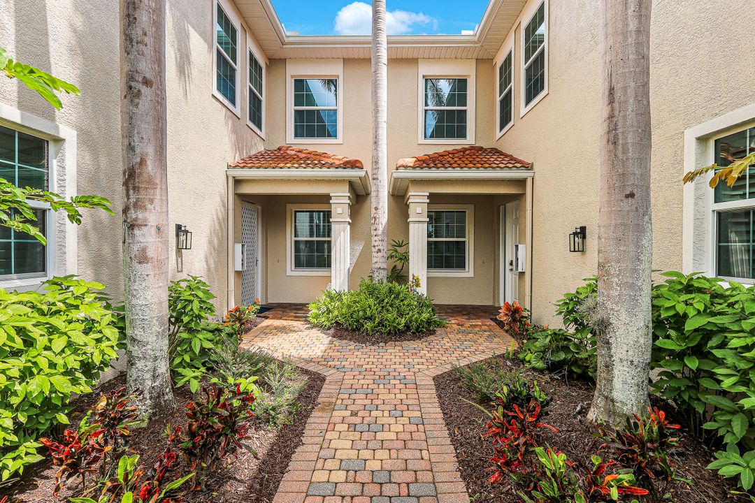 6029 Trophy Dr #301, Naples, FL 34110