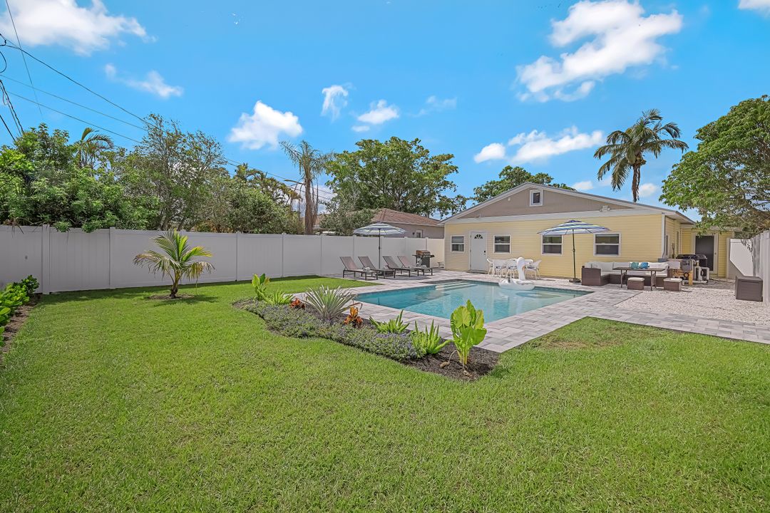 603 108th Ave N, Naples, FL 34108