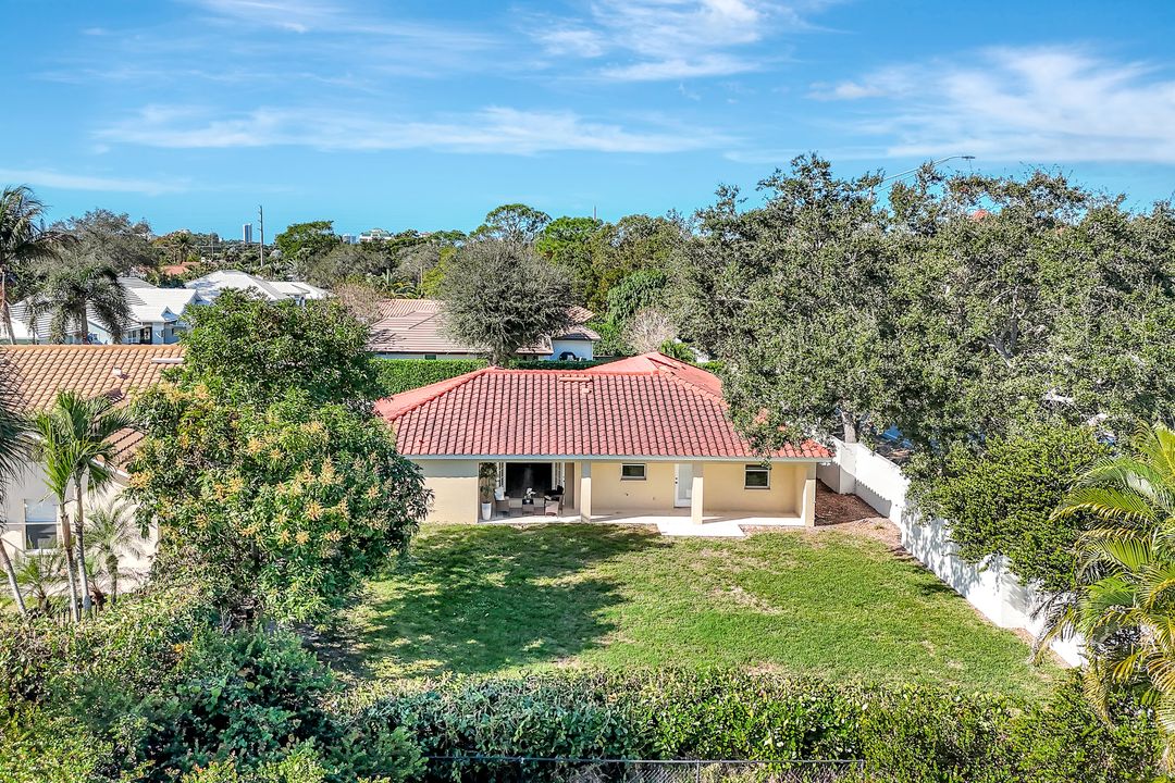 5138 Kristin Ct, Naples, FL 34105