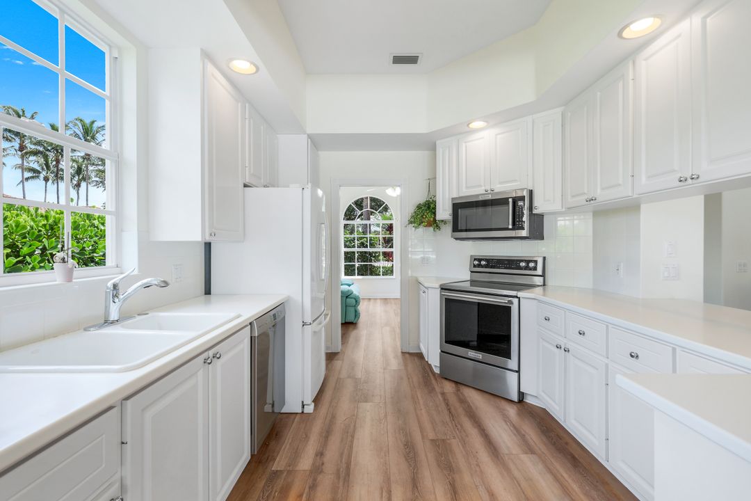 2984 Gilford Way, Naples, FL 34119