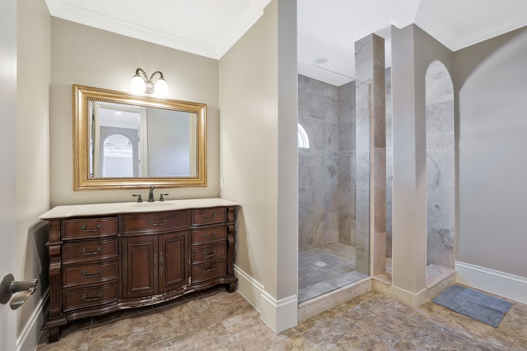 541 Taylor Ct, Marco Island, FL 34145