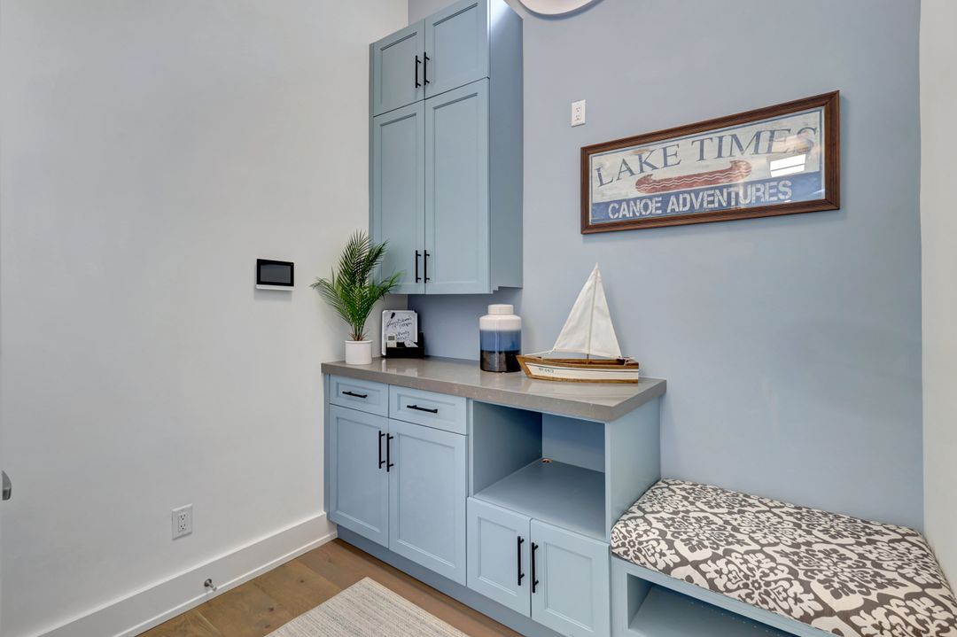 160 Broad Ave S, Naples, FL 34102