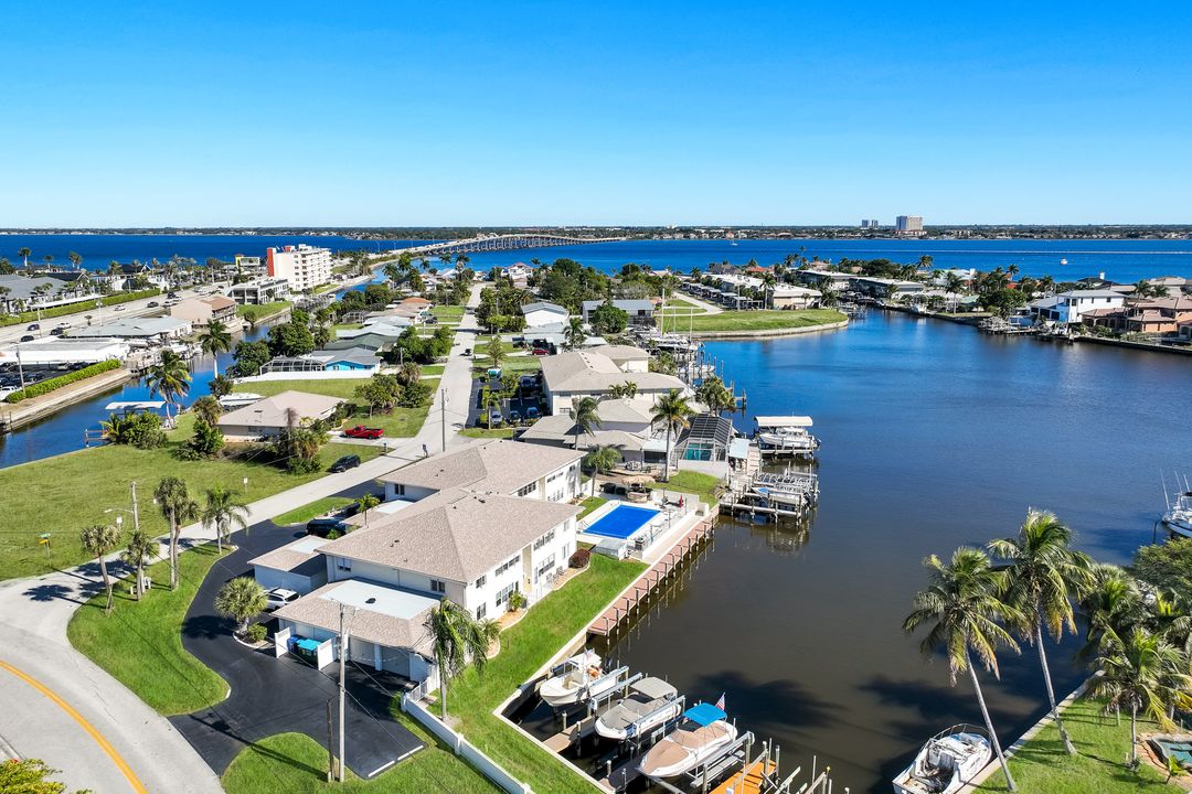 1706 Bikini Ct #202, Cape Coral, FL 33904