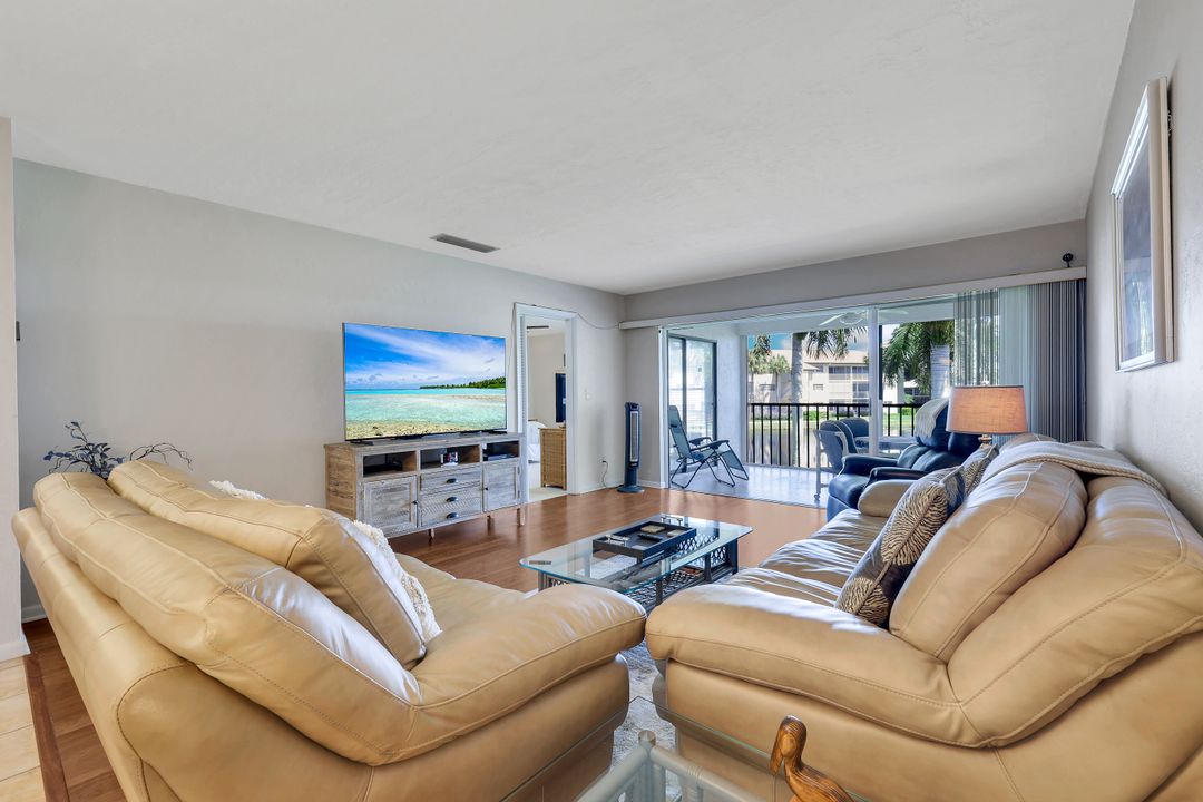 960 Palm View Dr #209, Naples, FL 34110