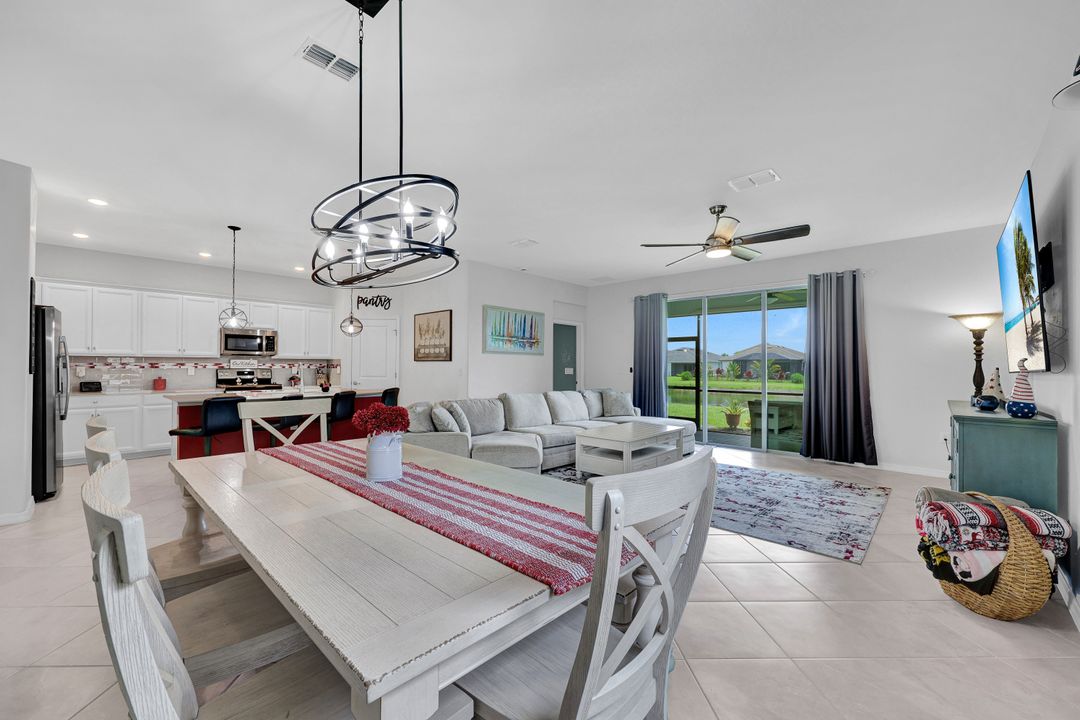 2622 Scarlet Wy, Naples, FL 34120
