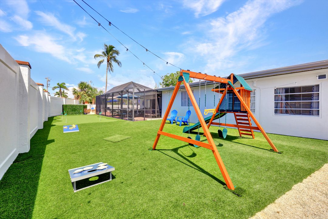 318 Castaways St, Marco Island, FL 34145