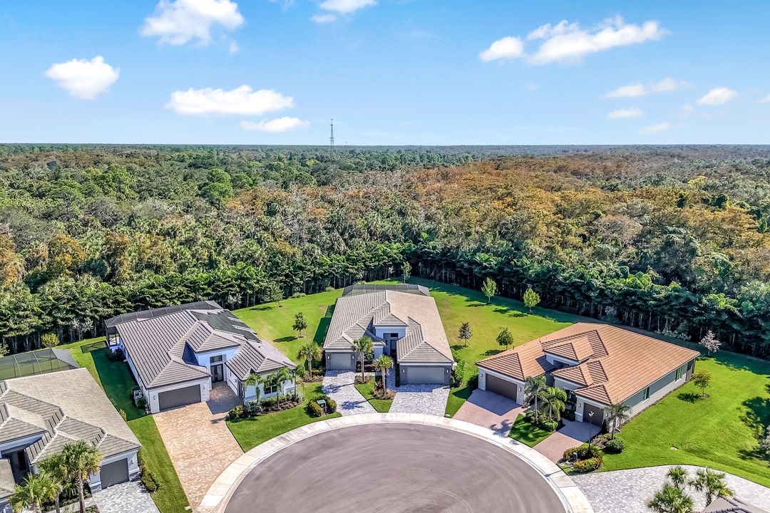 12083 Azalea Wy, Naples, FL 34120