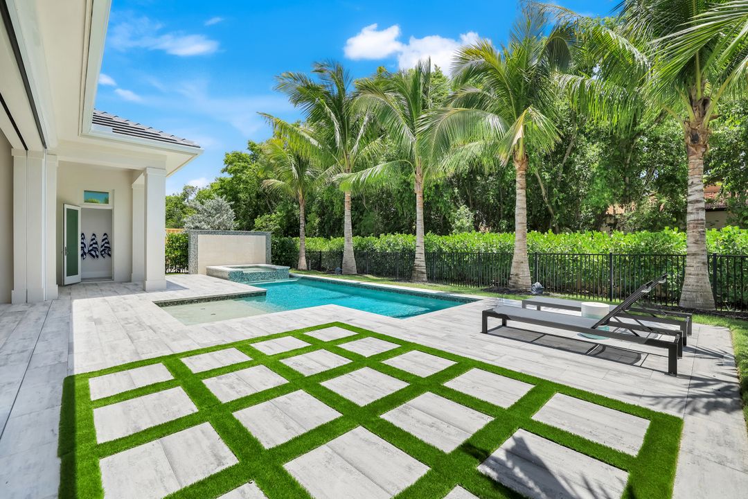 6630 Palisades Ave, Naples, FL 34109