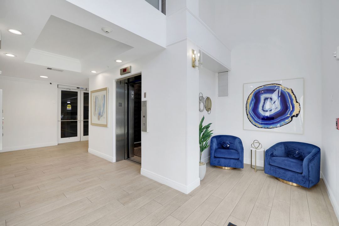 435 Launch Cir, Naples, FL 34108