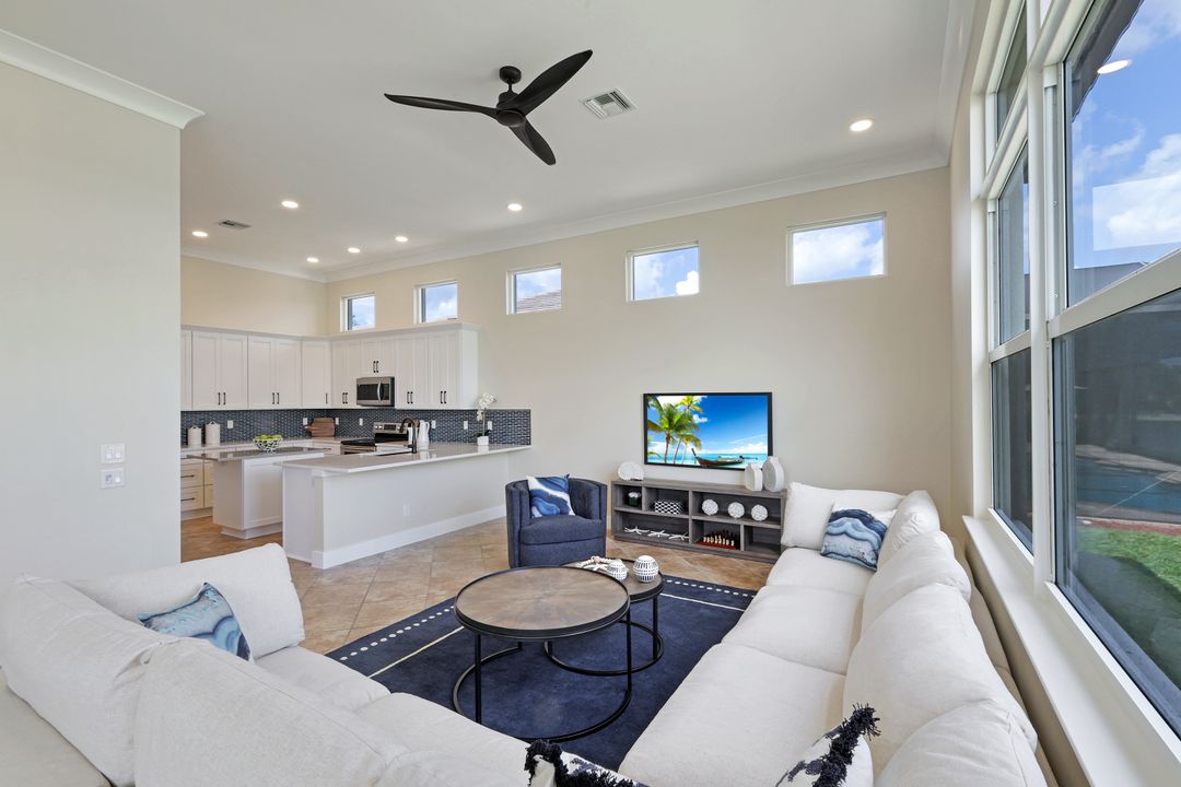 985 Chesapeake Bay Ct, Naples, FL 34120