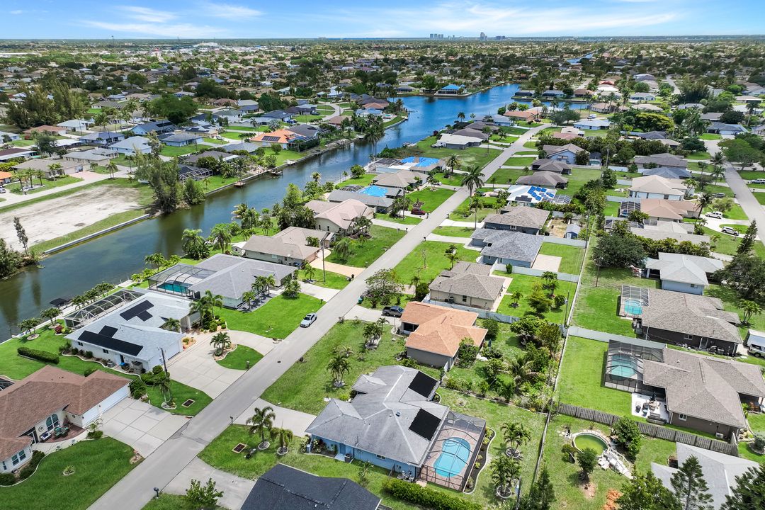 322 SE 17th St, Cape Coral, FL 33990