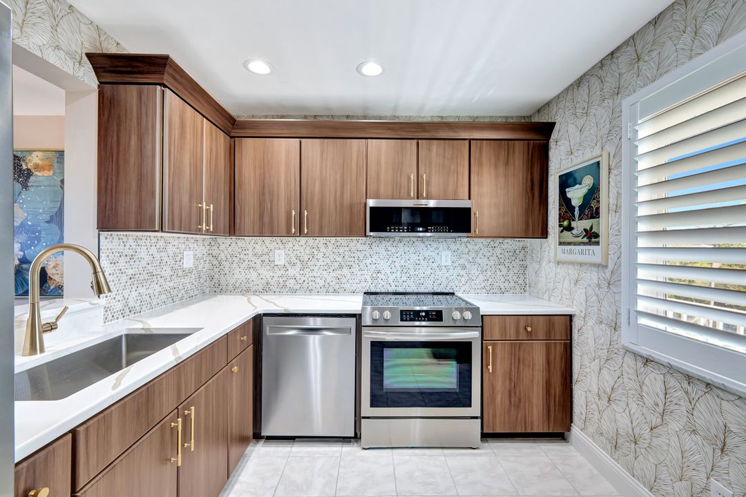 6220 Augusta Dr, Fort Myers, FL 33907