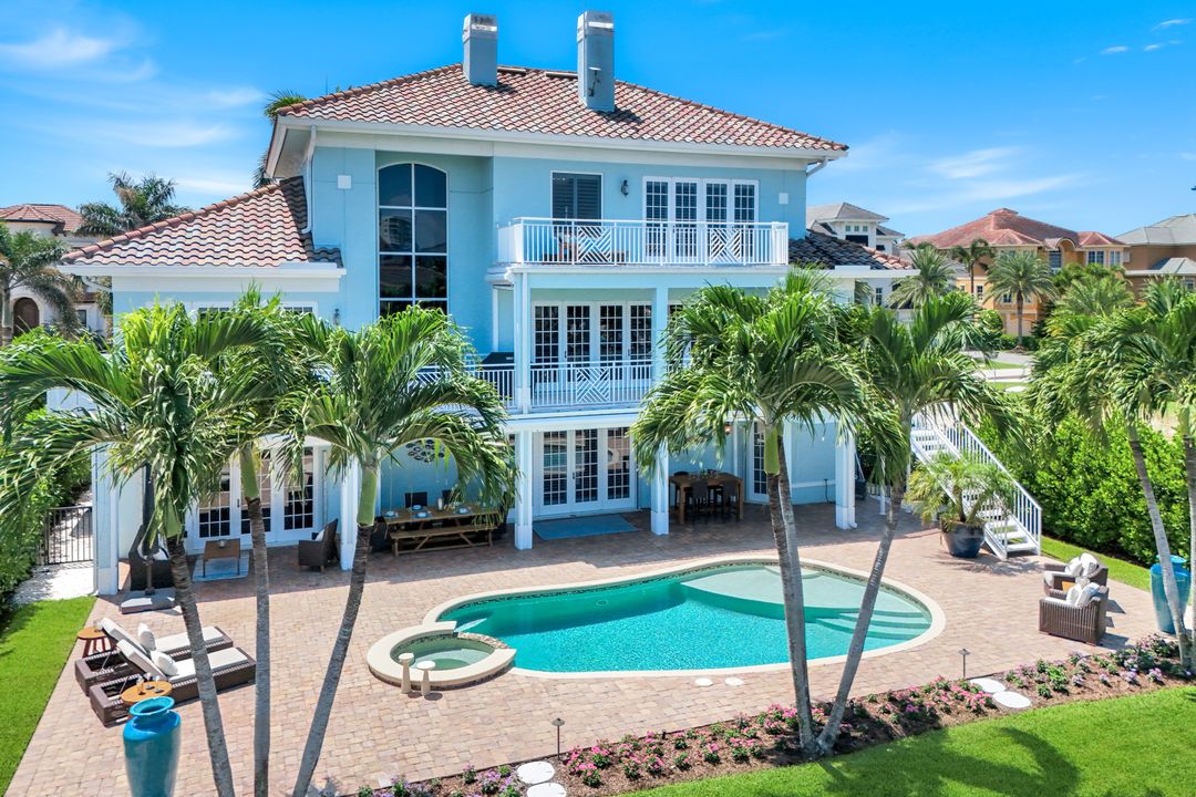 273 Egret Ave, Naples, FL 34108