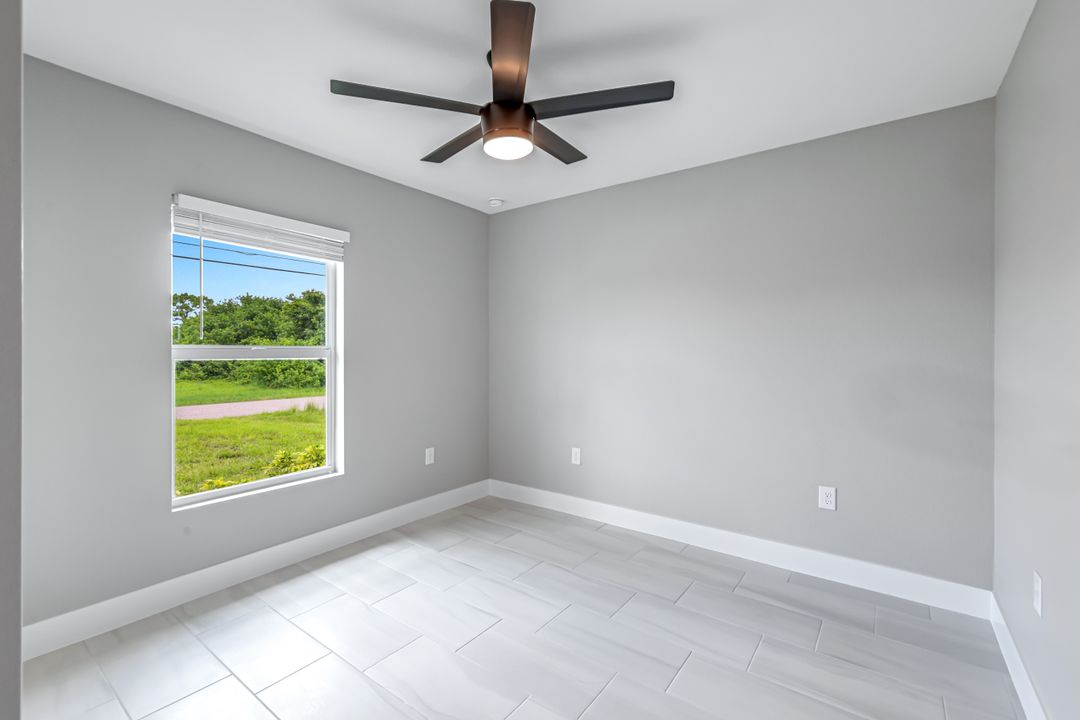 2921 NE 1st Ave, Cape Coral, FL 33909