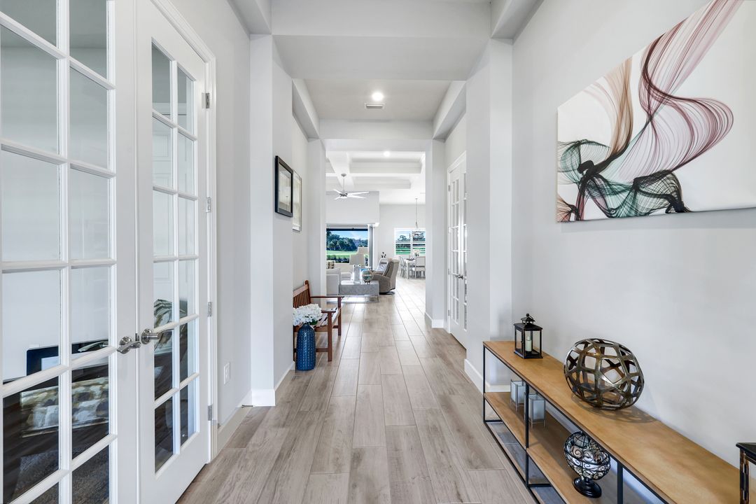 9428 Sanderling Ct, Naples, FL 34120