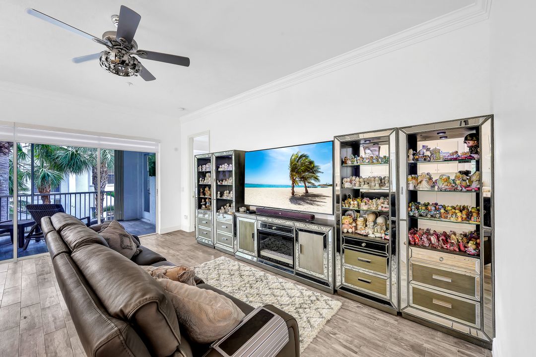 5040 Yacht Harbor Cir #6-201, Naples, FL 34112
