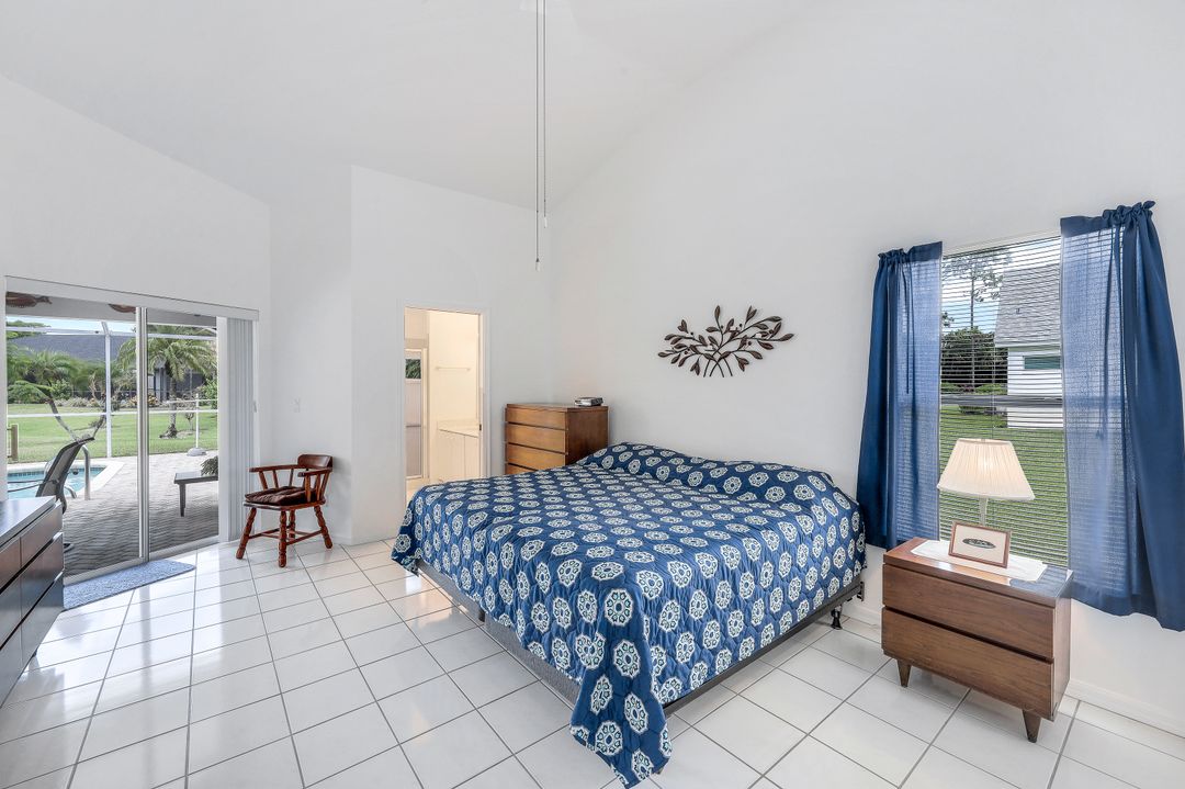 6600 Bishopgate Ln, Naples, FL 34104