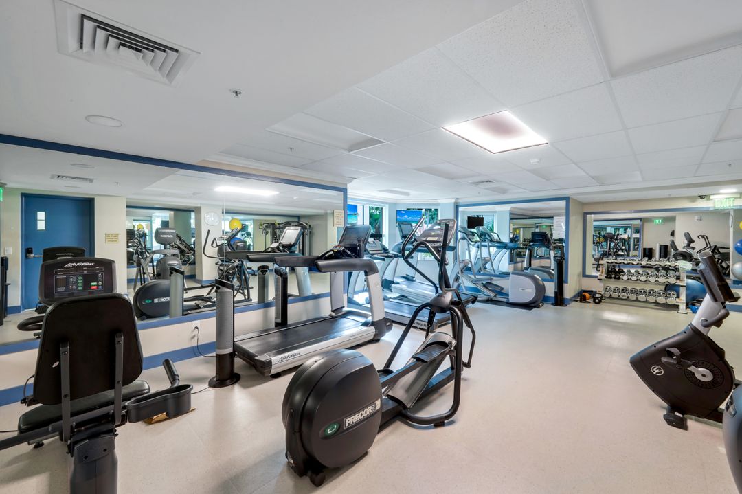 295 Grande Way #1405, Naples, FL 34110