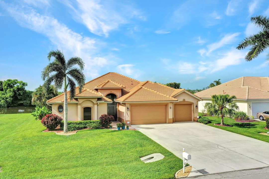 18493 Royal Hammock Blvd, Naples, FL 34114