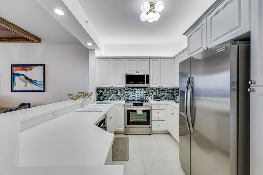 400 Flagship Dr #705, Naples, FL 34108