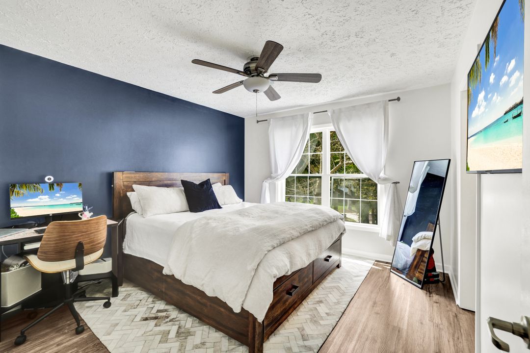 534 Leawood Cir, Naples, FL 34104