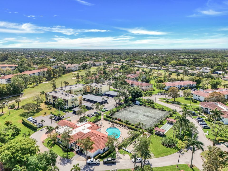 1083 Forest Lakes Dr #307, Naples, FL 34105