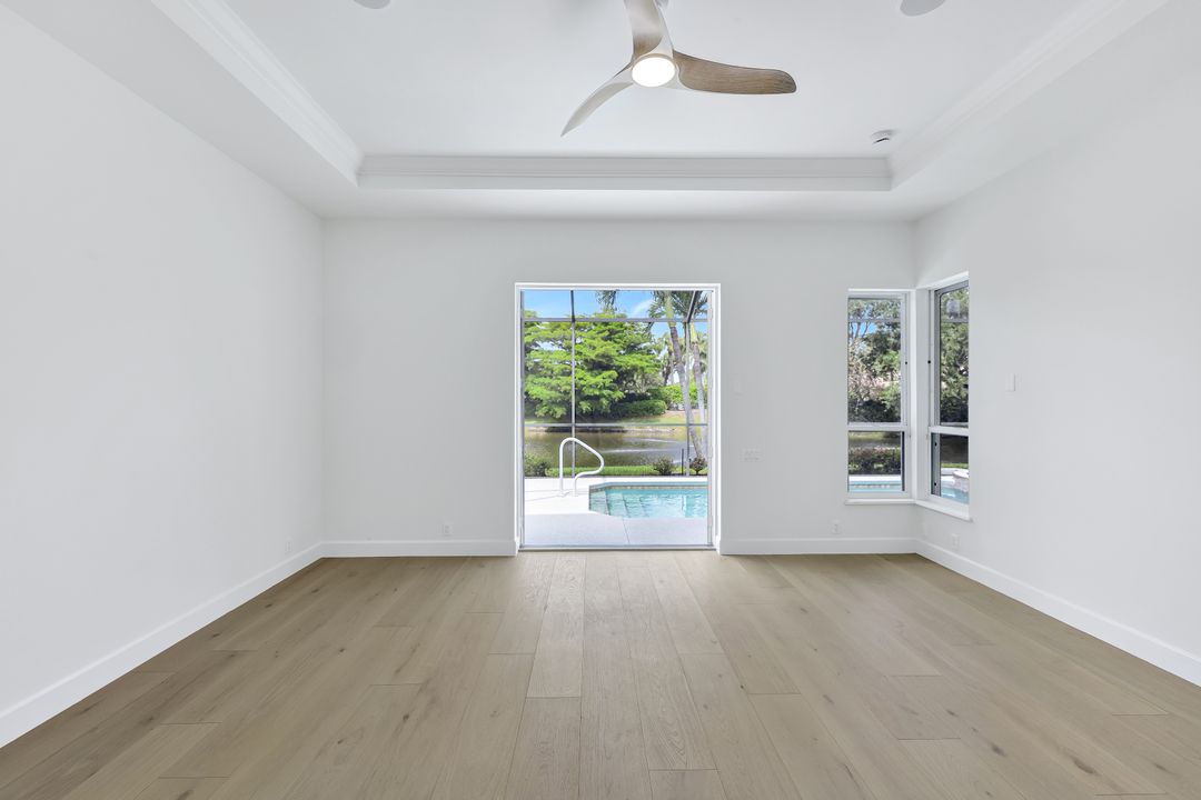 9209 Troon Lakes Dr, Naples, FL 34109