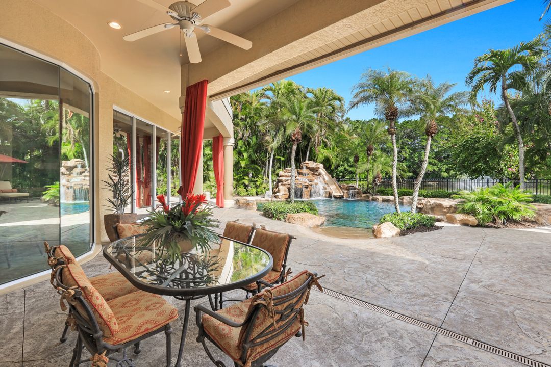 2350 Cheshire Ln, Naples, FL 34109