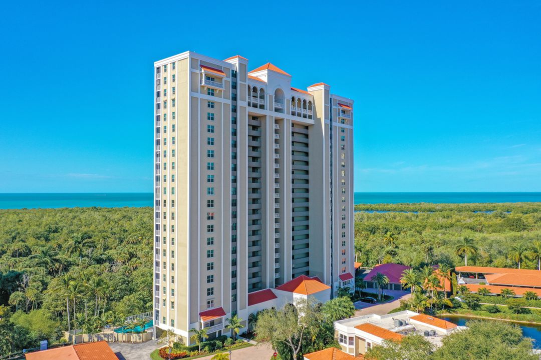 6573 Marissa Loop, Naples, FL 34108