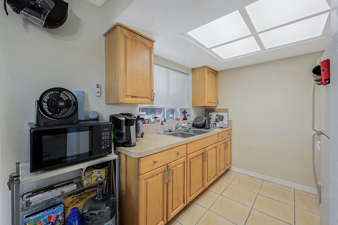 913 SE 13th St  #913/915, Cape Coral, FL 33990