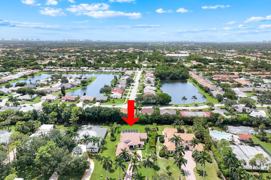 9245 The Ln, Naples, FL 34109