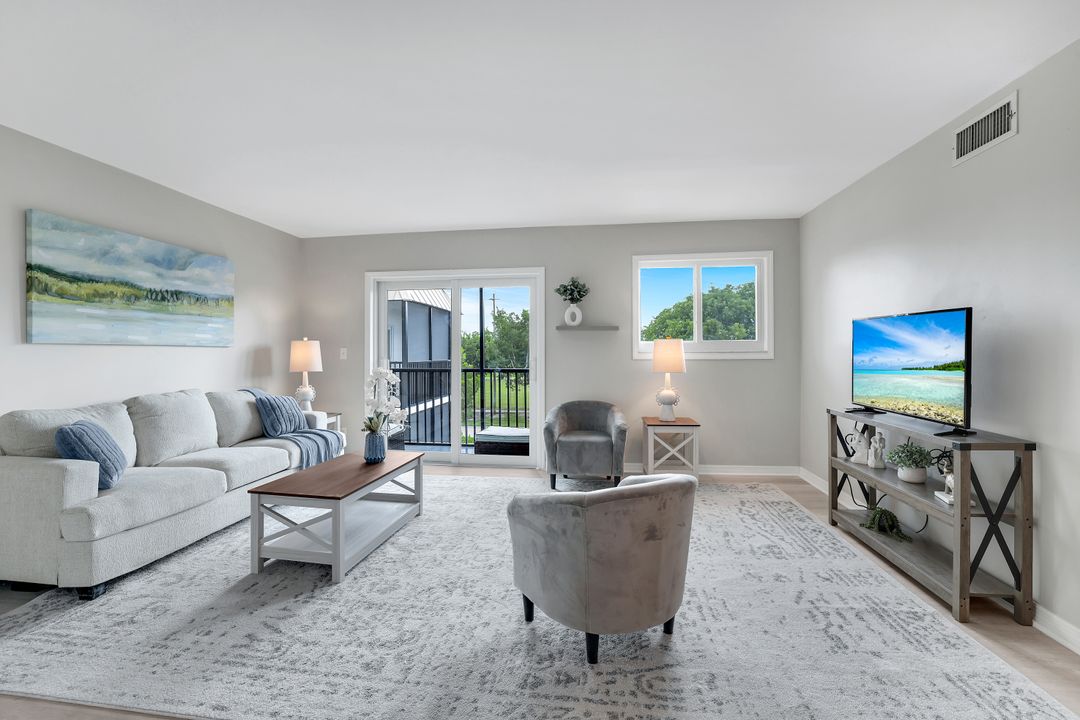 766 Central Ave #313, Naples, FL 34102