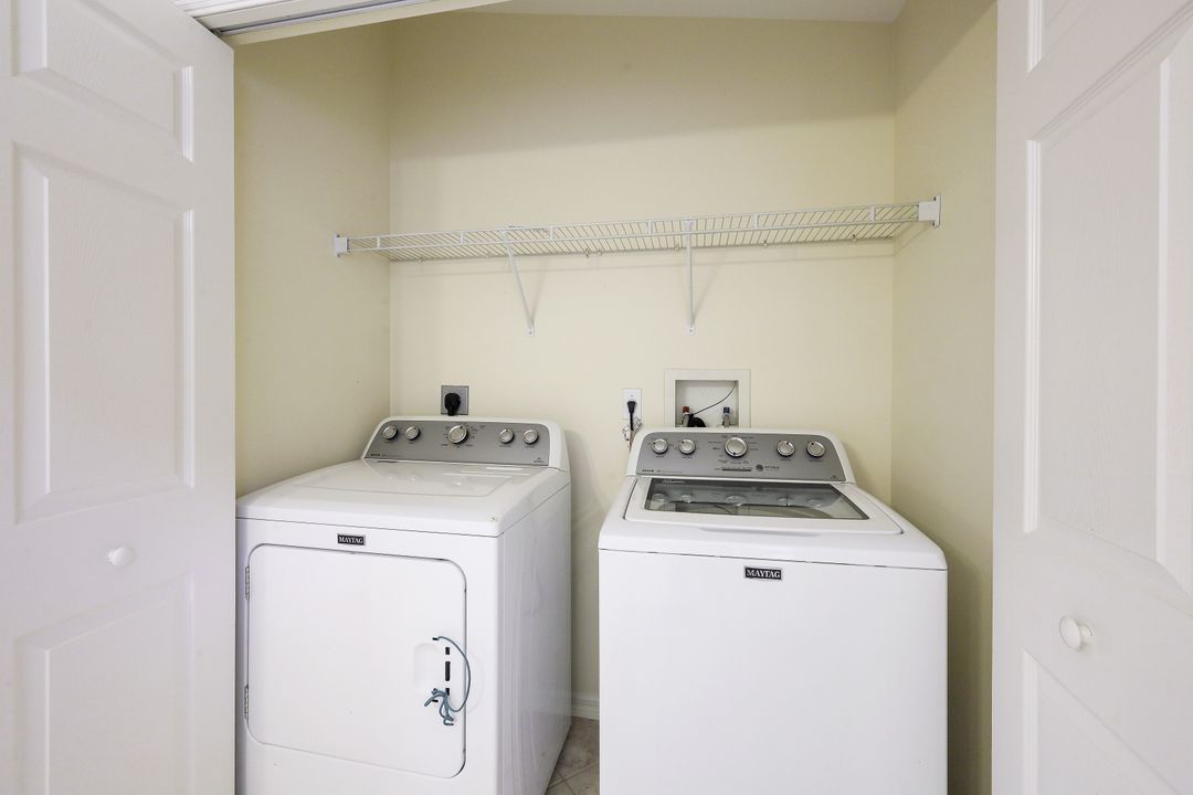 6654 Castlelawn Pl, Naples, FL 34113