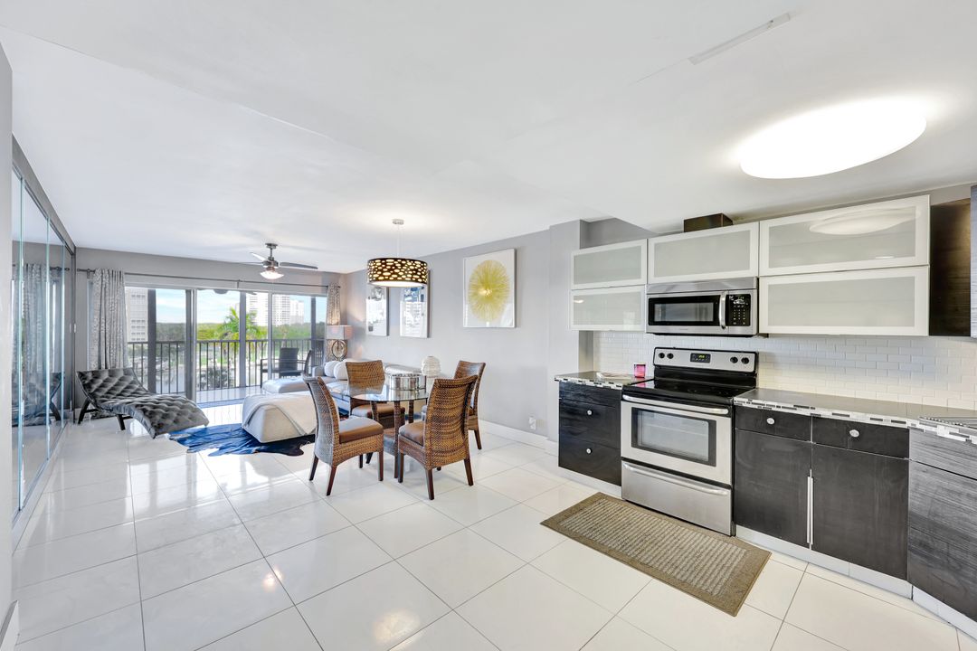 1 Bluebill Ave #503, Naples, FL 34108