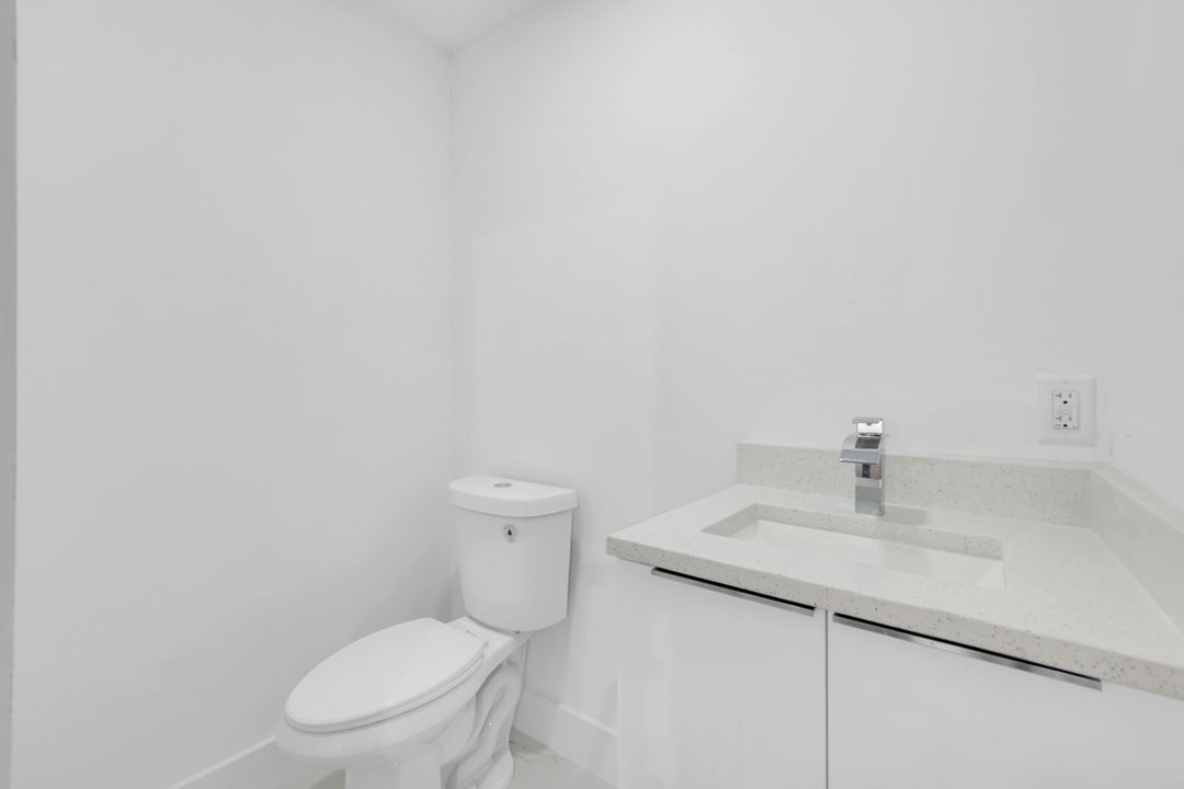 3435 Enterprise Ave #3-4, Naples, FL 34104