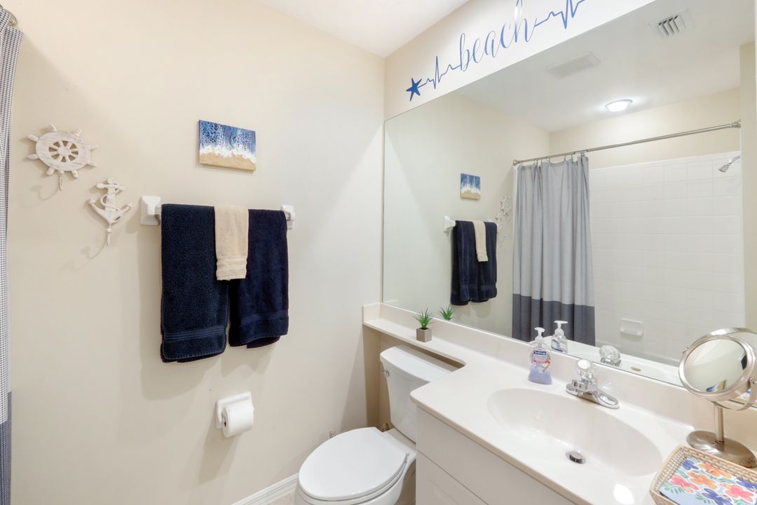 8267 Parkstone Pl #302, Naples, FL 34120