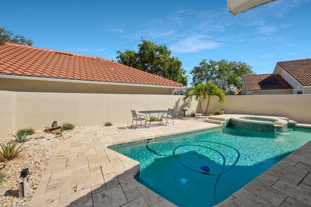 11054 Linnet Ln, Naples, FL 34119